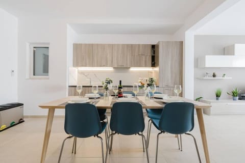 Flat 3 MLH 3BED next to city by Homely! Apartment in Malta