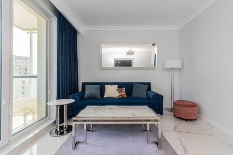 Bed, Living room, Photo of the whole room, Seating area, Bedroom