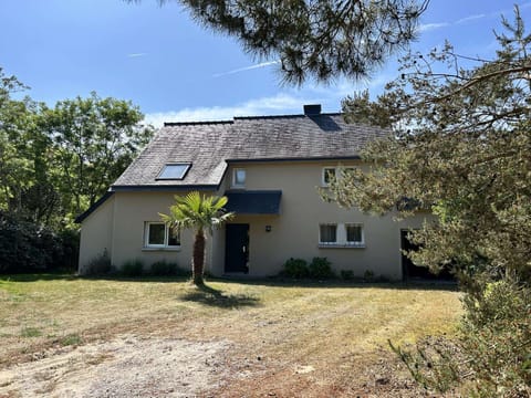 113 - Maison familiale à 5 minutes de la plage. Villa in Brittany