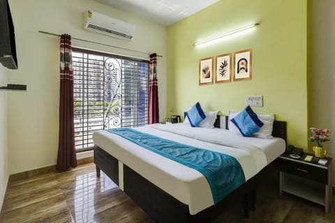 Bed, TV and multimedia, Photo of the whole room, Bedroom, air conditioner