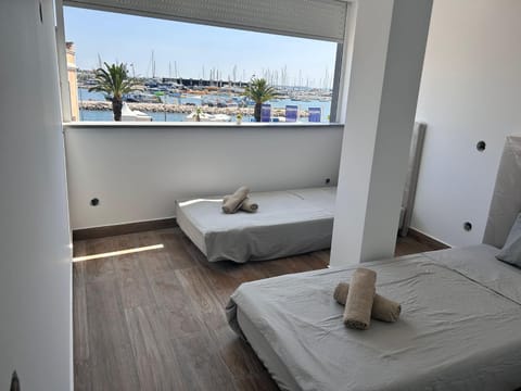 Bed, Balcony/Terrace, Balcony/Terrace, Bedroom, towels