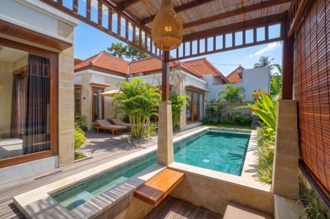 Day, Natural landscape, Garden, Garden view, Swimming pool, sunbed