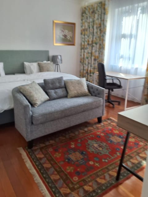 Bed, Living room, Photo of the whole room, Seating area, Bedroom
