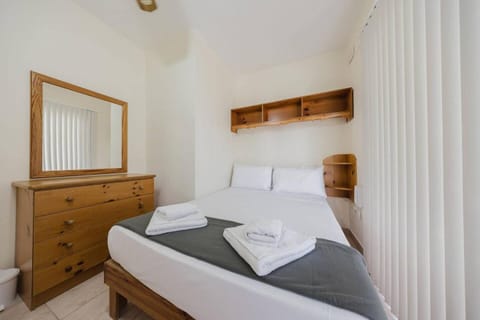 Seafront Apartment with Stunning Views of Għadira Apartment in Malta