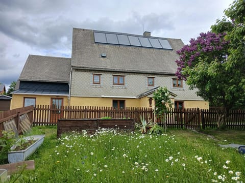 Property building, Day