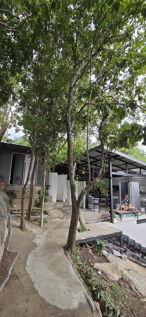 La Lune's Koh Tao Campground/ 
RV Resort in Ko Tao