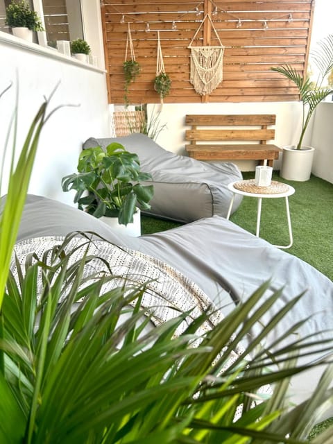 Day, Garden, Seating area, Garden view