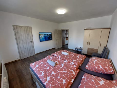 TV and multimedia, Other, Photo of the whole room, Seating area, Bedroom, Quiet street view, heating, heating, internet, internet, towels, wardrobe