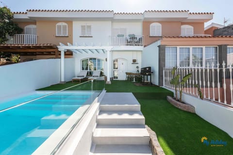 Patio, Off site, Garden, Garden view, Pool view, Swimming pool, sunbed