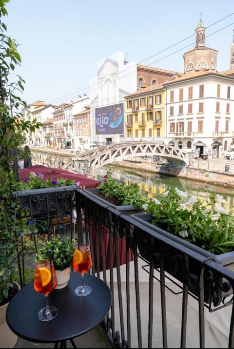 Property building, Balcony/Terrace, City view, River view