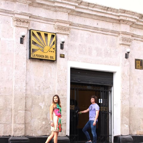 Facade/entrance