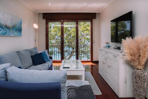 Precioso amanecer frente al mar by CABANA Rentals Apartment in Cangas