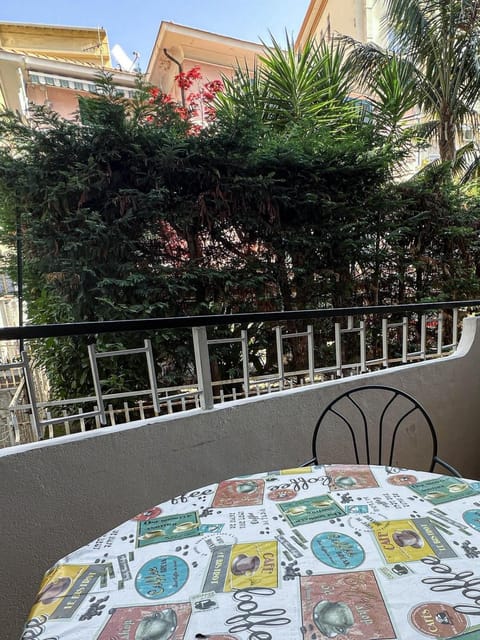 bilocale vicino al centro-affittasi alloggio-Sanremo Apartment in Sanremo