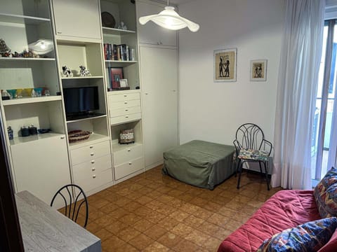 bilocale vicino al centro-affittasi alloggio-Sanremo Apartment in Sanremo