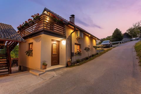 Property building, Street view