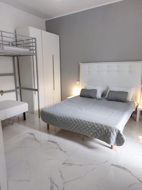 Bed, Photo of the whole room, Bedroom, bunk bed