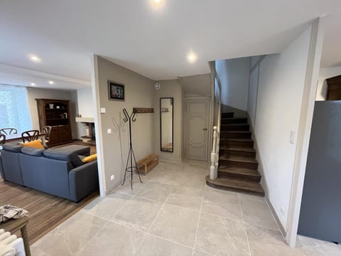 Facade/entrance, Living room, Seating area