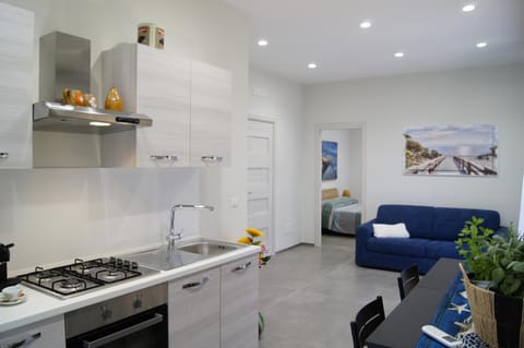 Seating area, Dining area, stove