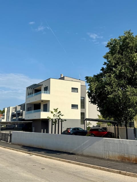 Property building, Parking