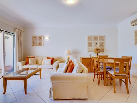 Living room, Seating area, Dining area, air conditioner