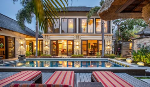 Facade/entrance, Swimming pool, Swimming pool