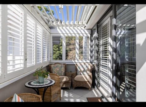 Merweda Wag-n-Bietjie on Dorp Street Apartment in Stellenbosch