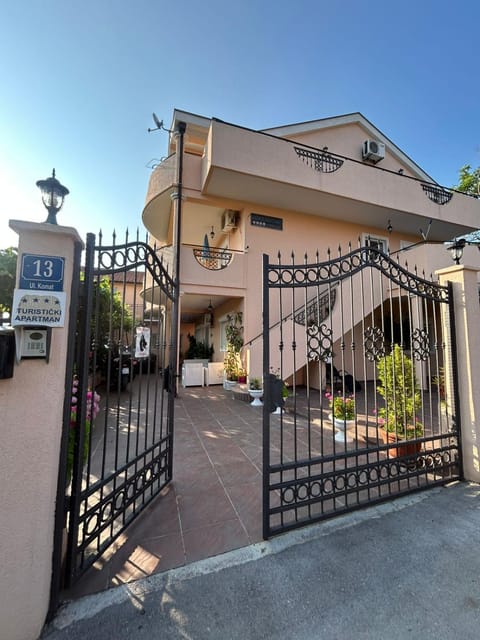 Apartmani Relax D Apartment in Kotor Municipality