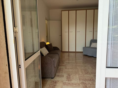 Bed, Living room, Photo of the whole room, Seating area, Bedroom, wardrobe