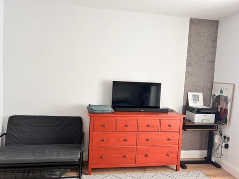 Communal lounge/ TV room, TV and multimedia