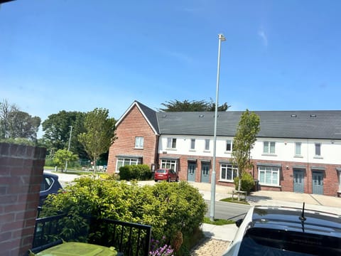 Property building, Neighbourhood, Street view