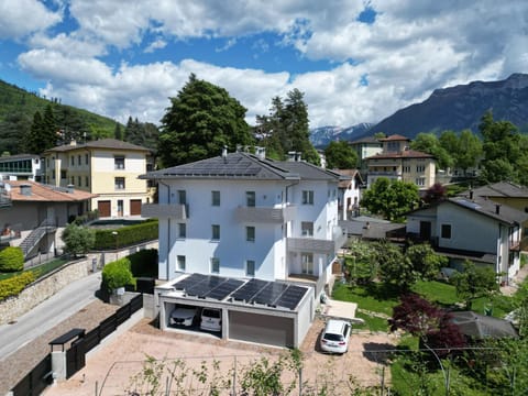 Property building, Natural landscape, Bird's eye view, Balcony/Terrace, Mountain view, Parking