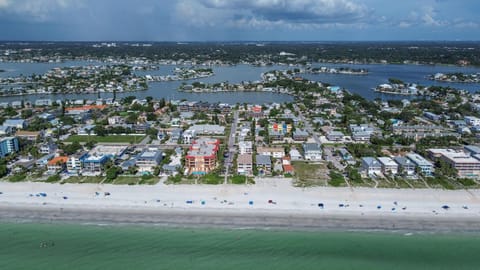 Gulfside Retreat House in Indian Rocks Beach