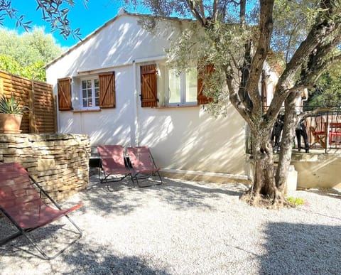 Property building, Day, BBQ facilities, Garden