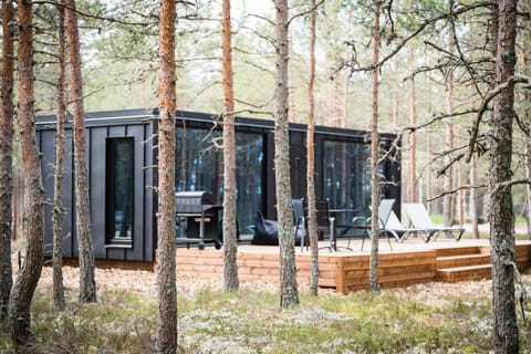 Property building, Garden, Balcony/Terrace