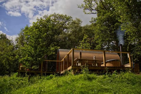 Property building, Day, Natural landscape, Garden, Garden view