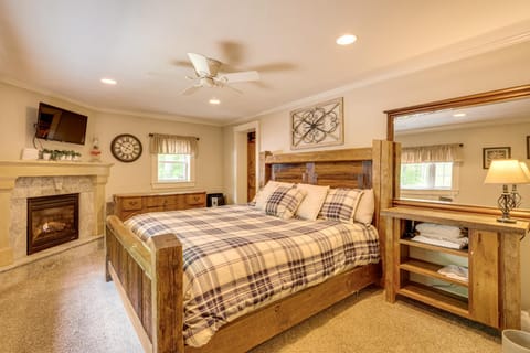 Home with Outdoor Entertainment Area in Ashland! House in Ashland