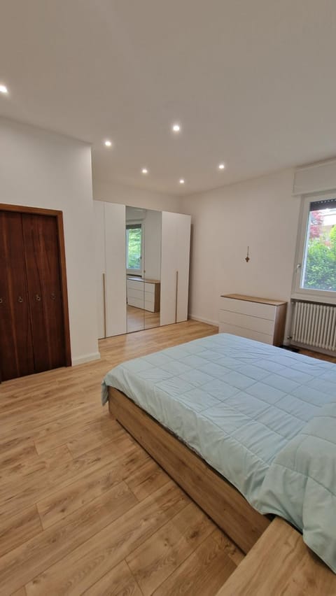 Villa SOL Lago di Endine House in Province of Brescia