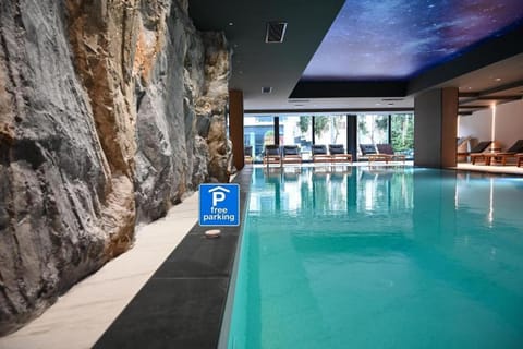 Pool view, Swimming pool