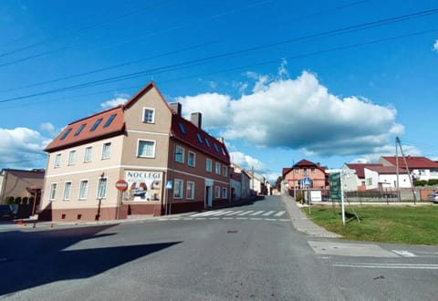 Property building, Neighbourhood, Street view, Location