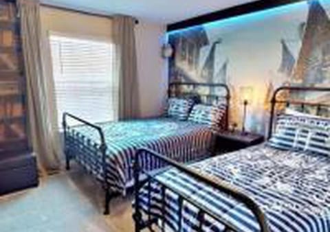 4826 LL - Storey Lake Dream 4BR Pool Home Near Disney House in Kissimmee