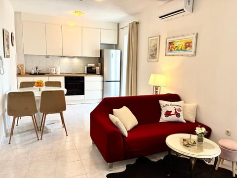 Kitchen or kitchenette, Living room, Dining area, air conditioner