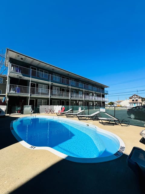 Property building, Swimming pool