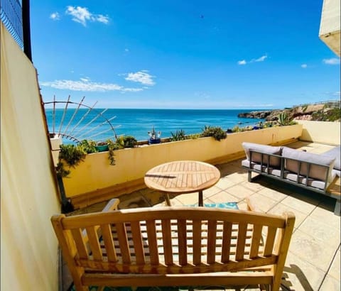 Patio, Day, Natural landscape, View (from property/room), Balcony/Terrace, Dining area, Beach, Sea view