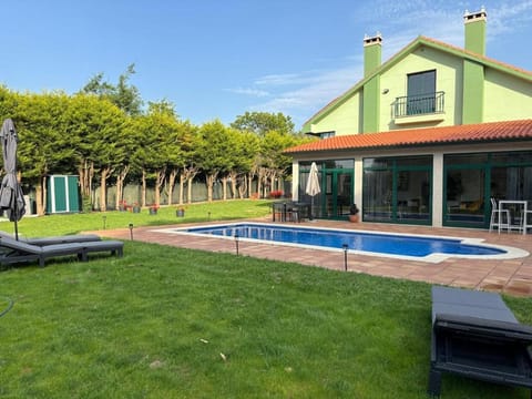 Garden, Swimming pool