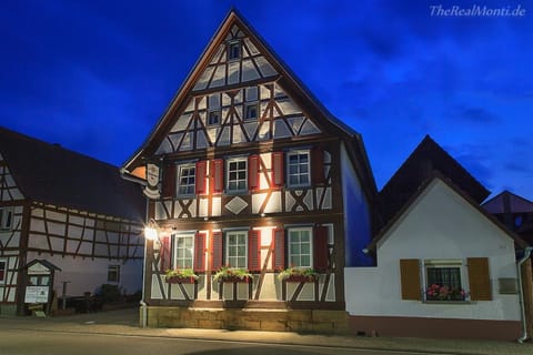 Facade/entrance, Night