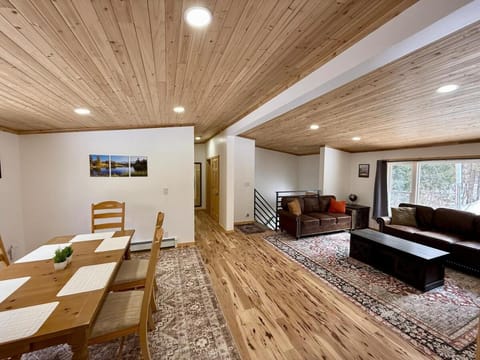 Forest Lake Haven Main House House in Warrensburg