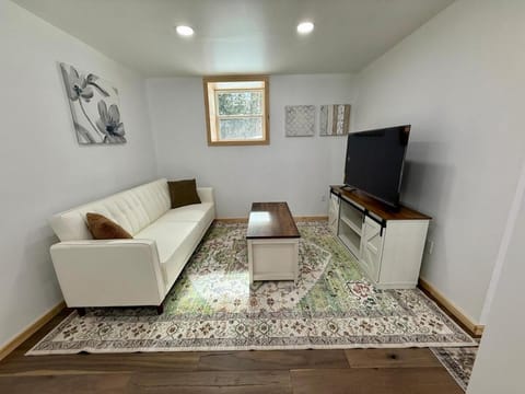 Forest Lake Haven Main House House in Warrensburg