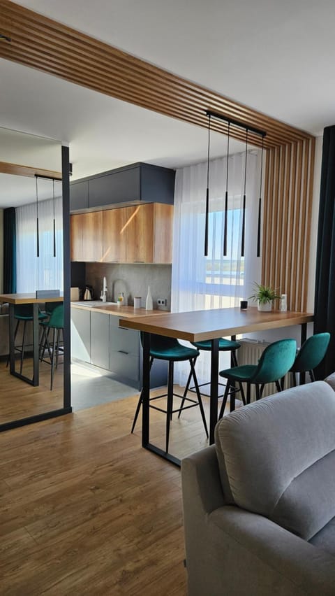 Coffee/tea facilities, Kitchen or kitchenette, Living room, Dining area