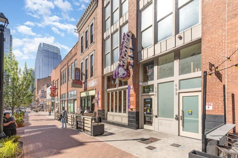 The Saddlery-Southern Set-2 Units-Walk to Broadway House in East Nashville