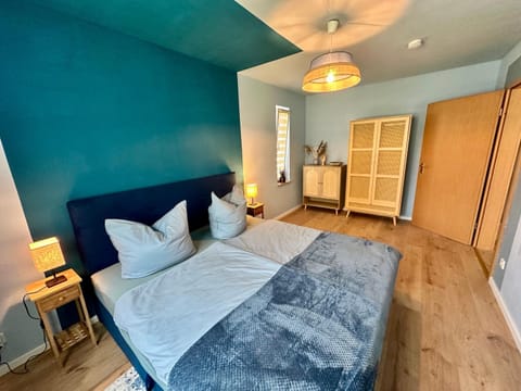 Bed, Bedroom, wardrobe